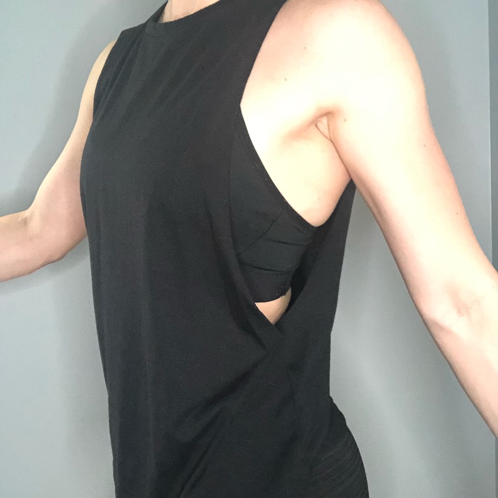 Simple black workout top with side cut out detail